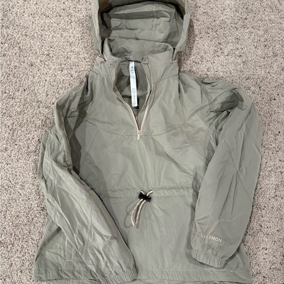 Lululemon light green windbreaker size 4 - Picture 1 of 3